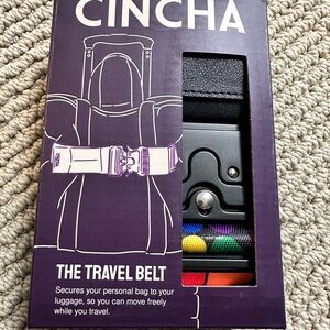Cincha Travel Belt with Black and Multicolor Hearts